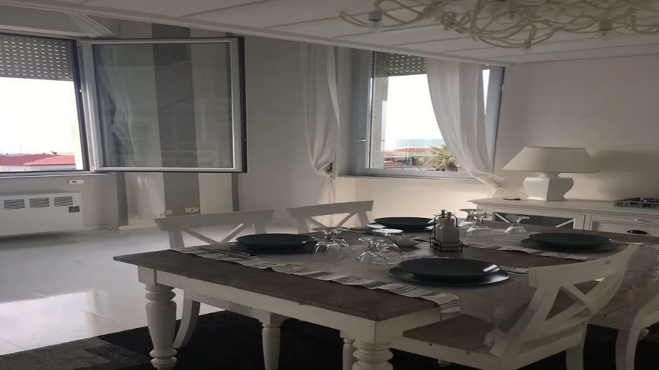 Vista Mare Apartment Viareggio Italy